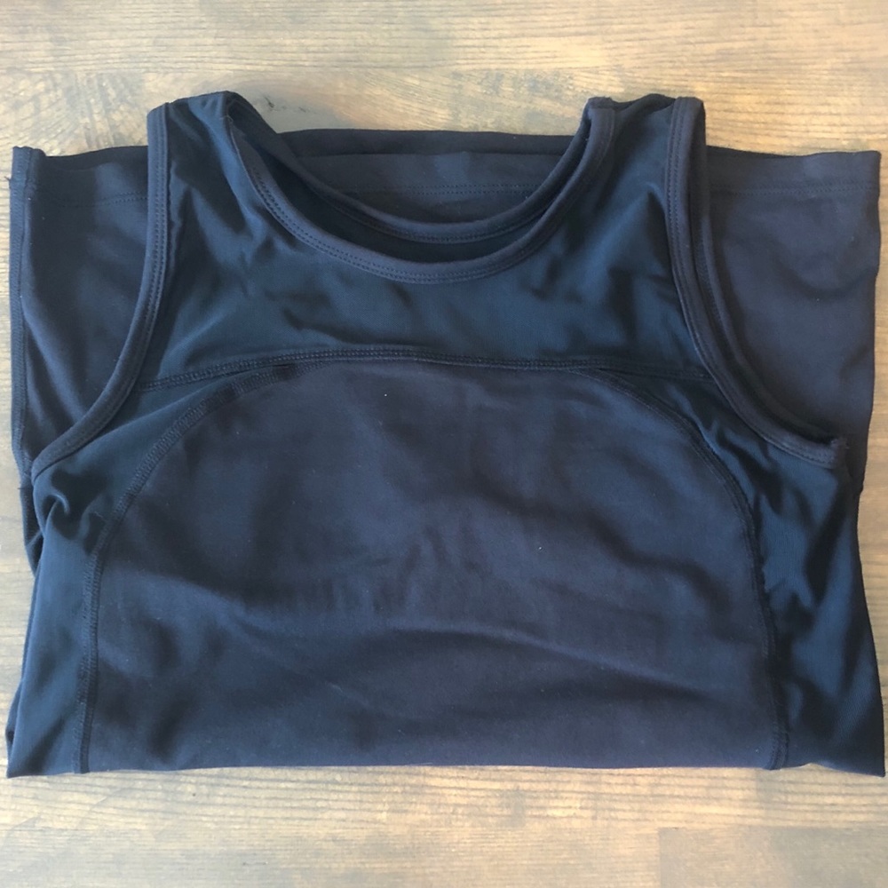 Black workout tank top
